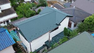 塗装中の人の画像